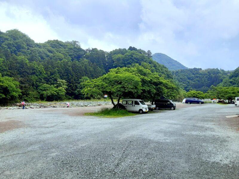 青野原キャンプ場駐車場